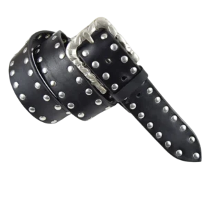 Cintura schela în cuoio nero e borchiata a mano con rivetti color argento lungo i perimetri della cintura