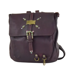 Zaino in pelle morbida color vinaccia. Borchiato con strass bianchi e simil pietre turchesi